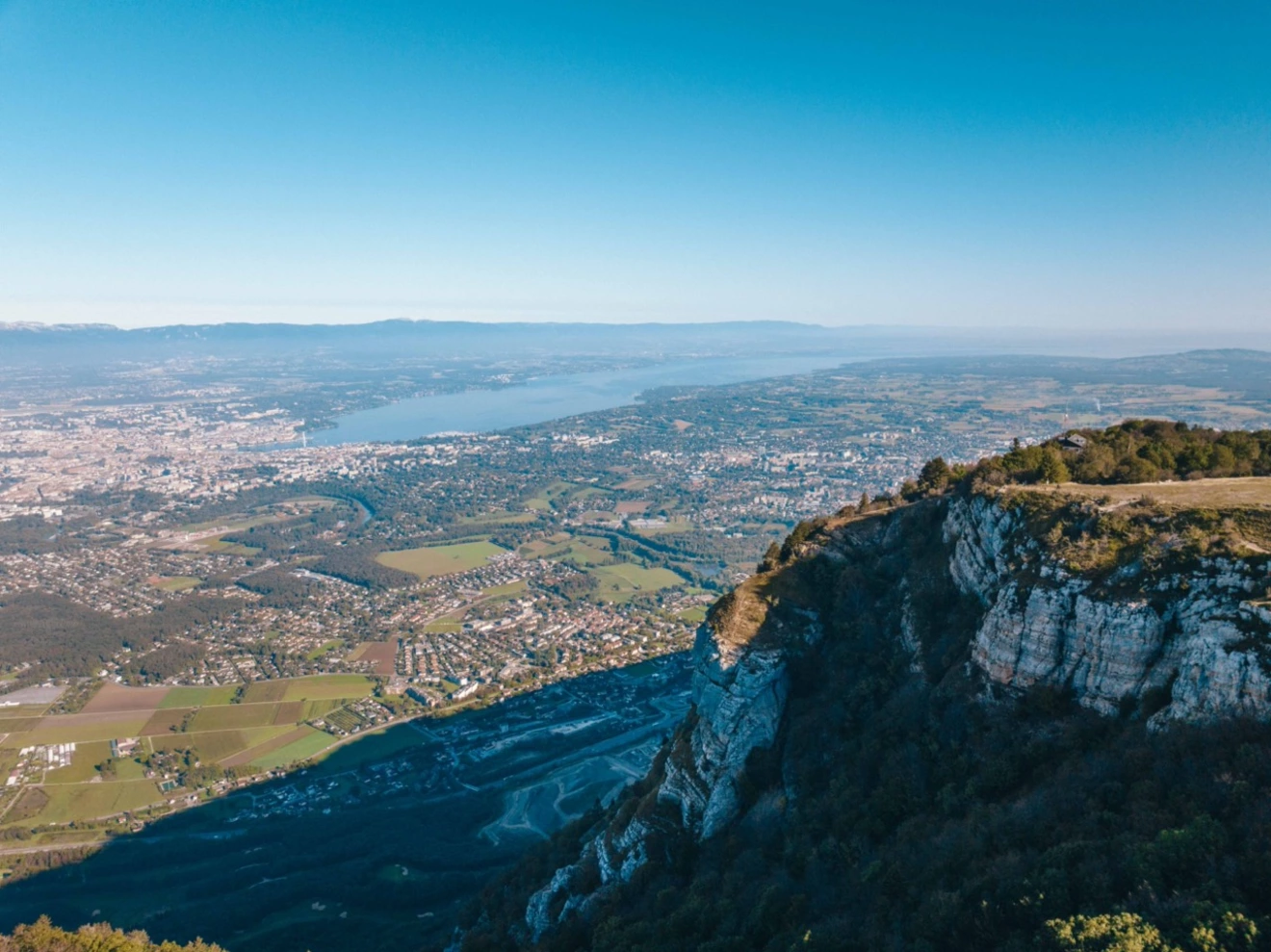 Le Salève au-dessus de Genève